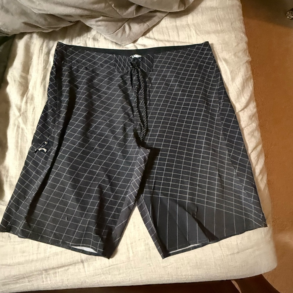 Billabong 38w board shorts